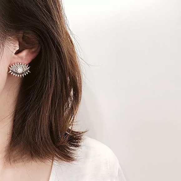 1 LEFT✨Statement Eye Stud Earrings 👁‍🗨🧿👁 - Picture 6 of 6